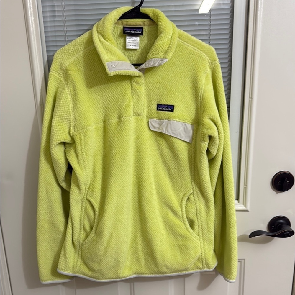 Women’s Patagonia Green Sweater Soft Fleece Size L